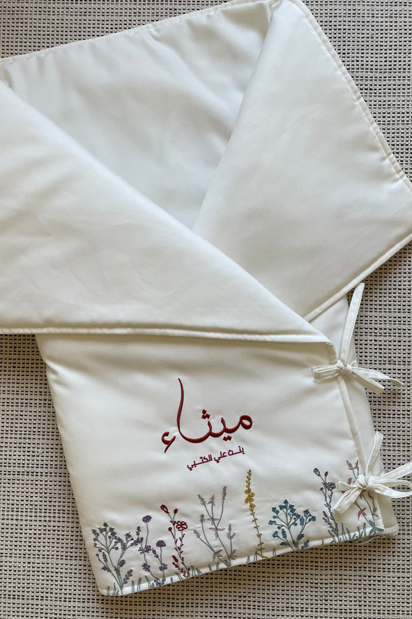 مدس بتطريز التصاميم و الأشكال