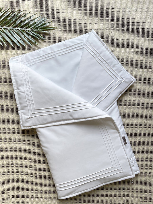 مدس باللون الاوف وايت