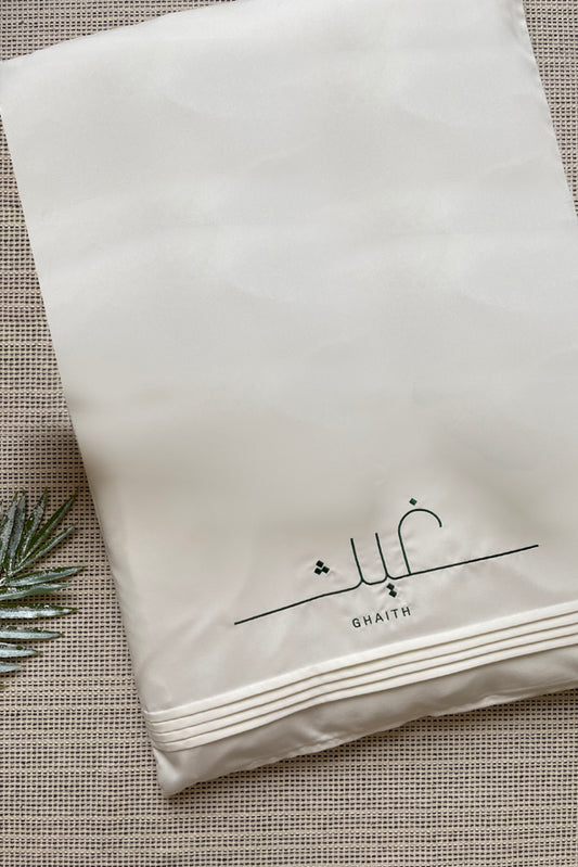 مفرش بتصميم لاينات عرضية