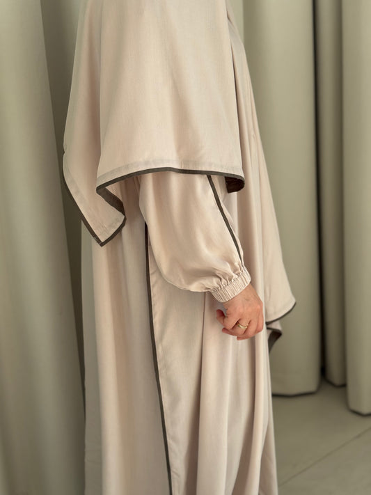 لباس صلاة باللون البيج