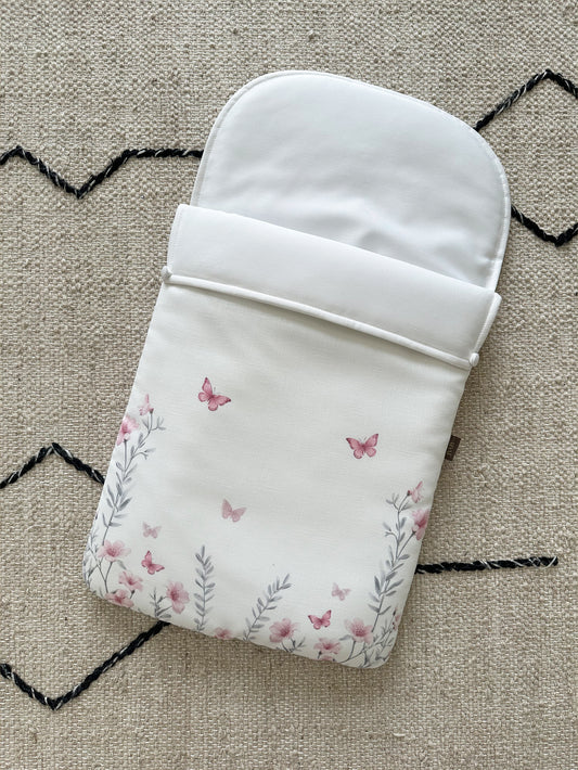 مدس مع تصميم الزهر